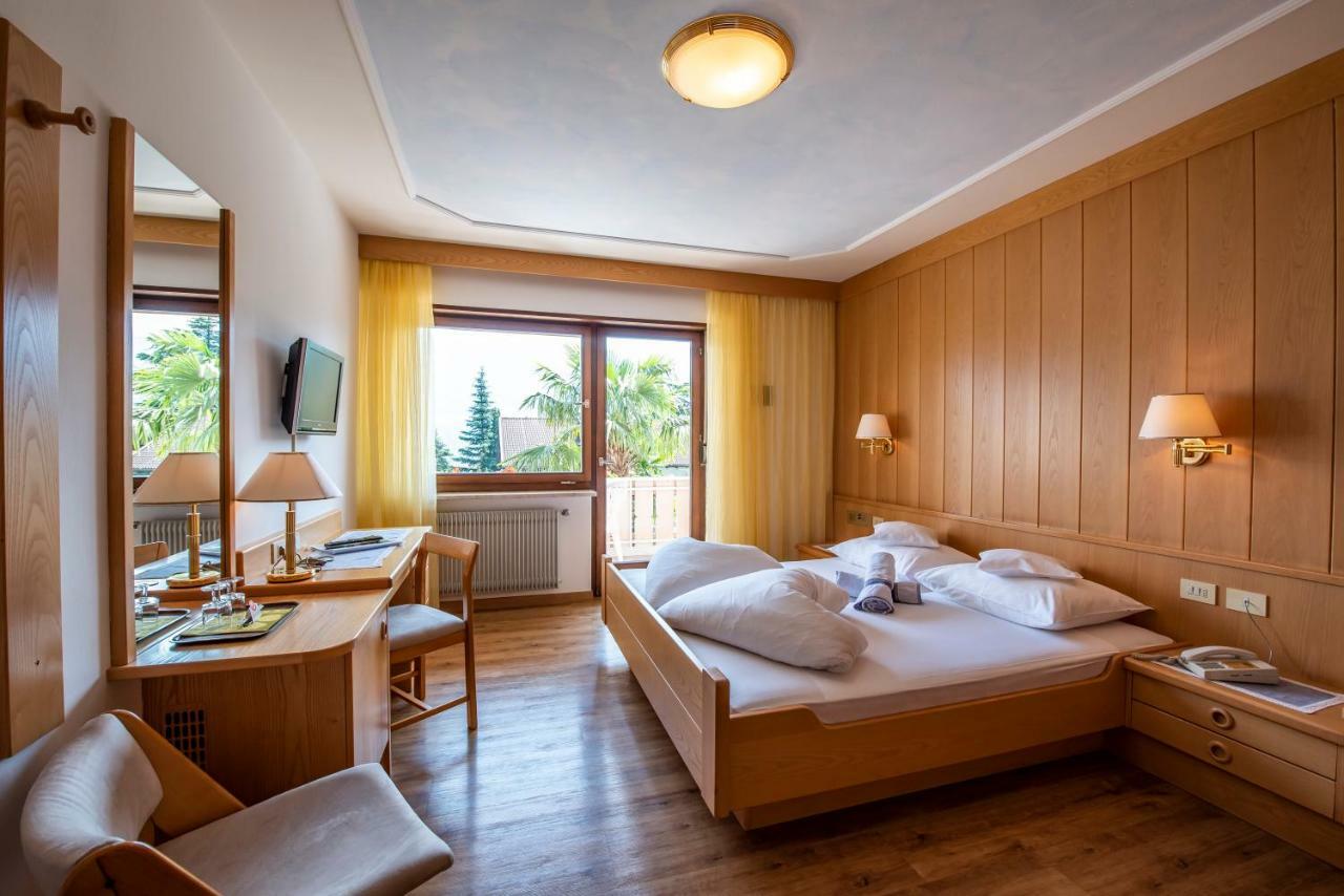 Glanzhof Hotel & Apartments Marlengo Luaran gambar
